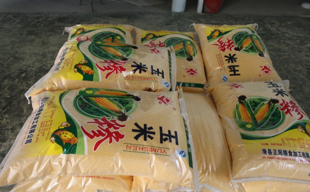 打玉米的機器